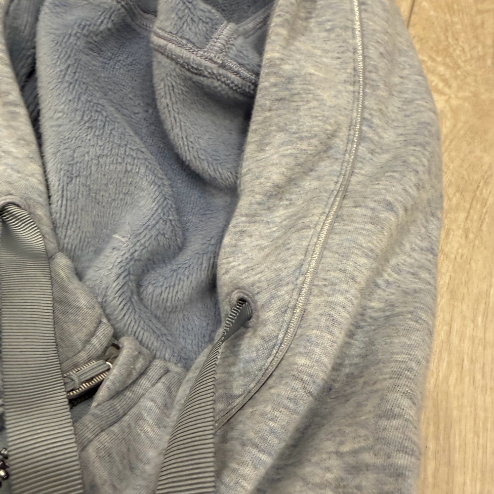 Lululemon Women’s Gray Zip-Up Hoodie Size 6 - Picture 8 of 11